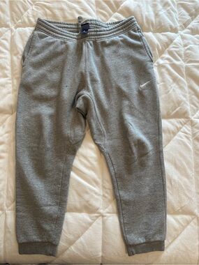 Nike Men's Grey Heather Fleece Joggers